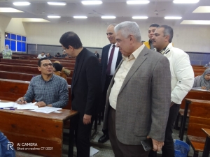 نائب رئيس جامعة بنها لشئون الدراسات العليا يتفقد الامتحانات بكليات الزراعة والتربية والتجارة والآداب