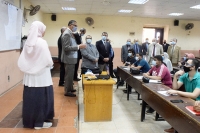 رئيس جامعة بنها يتفقد الدراسة بهندسة شبرا