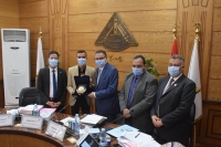 مجلس جامعة بنها يكرم رئيس اتحاد طلاب جامعة بنها