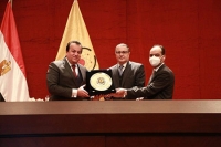 تقديرا لجهوده وعطائه: الأعلى للجامعات يكرم رئيس جامعة بنها السابق