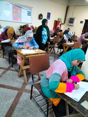 تفقد الأستاذ الدكتور/ مروه راغب عميد الكلية  اعمال امتحانات الدراسات العليا دور يناير ٢٠٢٣