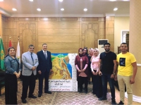 طلاب اداب بنها يهدون رئيس الجامعة أول خريطة مجسمة لجمهورية مصر العربية ضمن مشروعات التخرج